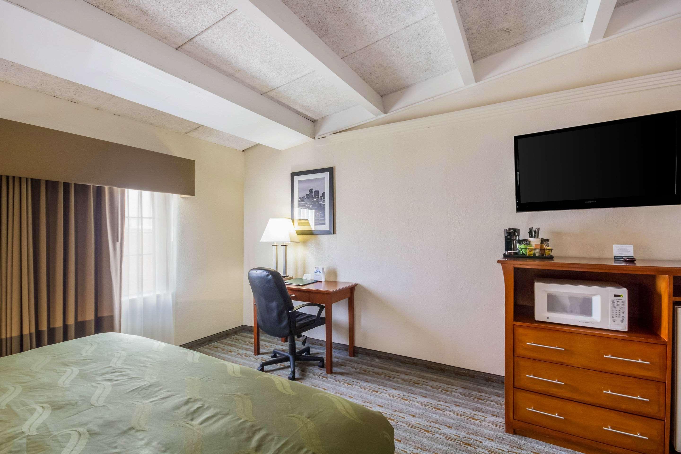 Quality Inn & Suites Kansas City - Independence I-70 East Exteriér fotografie