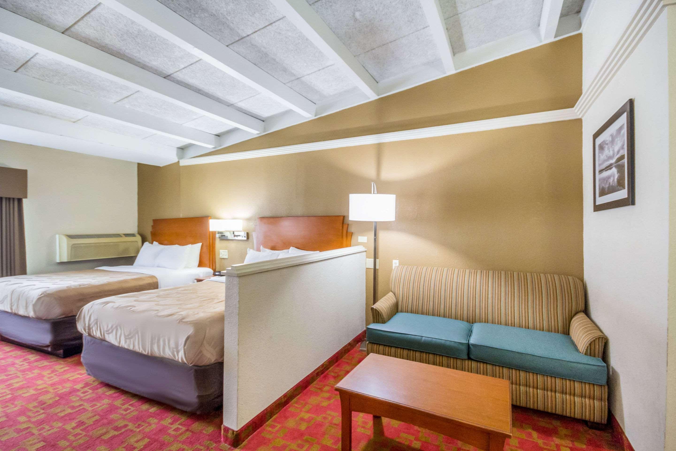 Quality Inn & Suites Kansas City - Independence I-70 East Exteriér fotografie