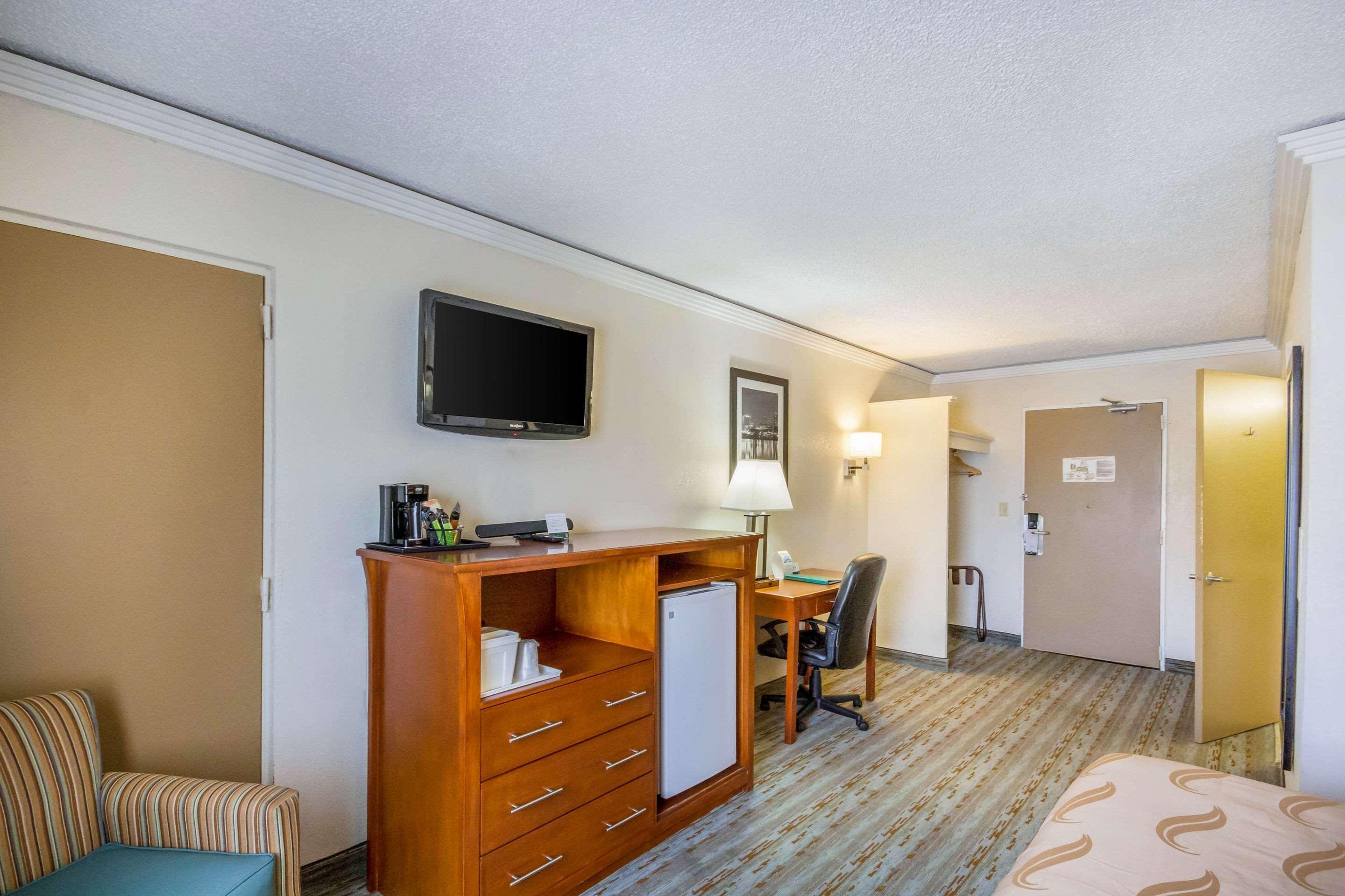 Quality Inn & Suites Kansas City - Independence I-70 East Exteriér fotografie