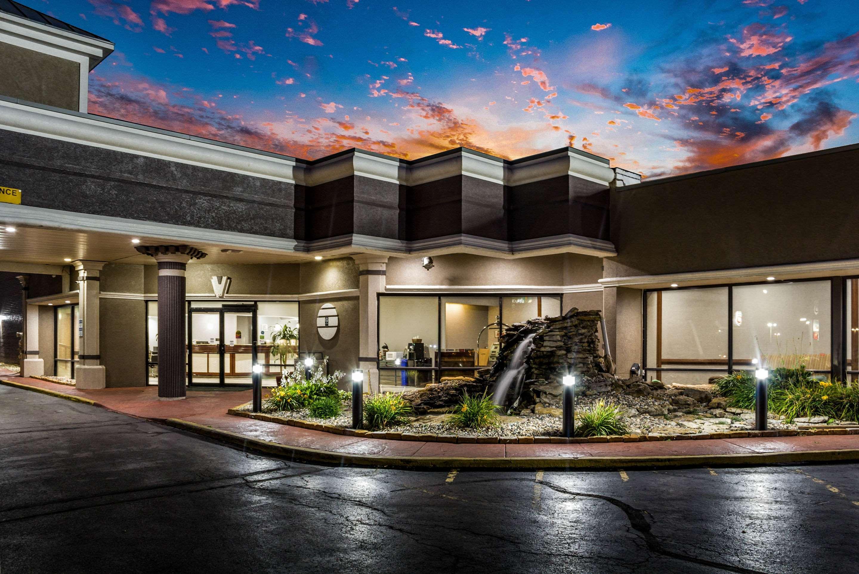 Quality Inn & Suites Kansas City - Independence I-70 East Exteriér fotografie